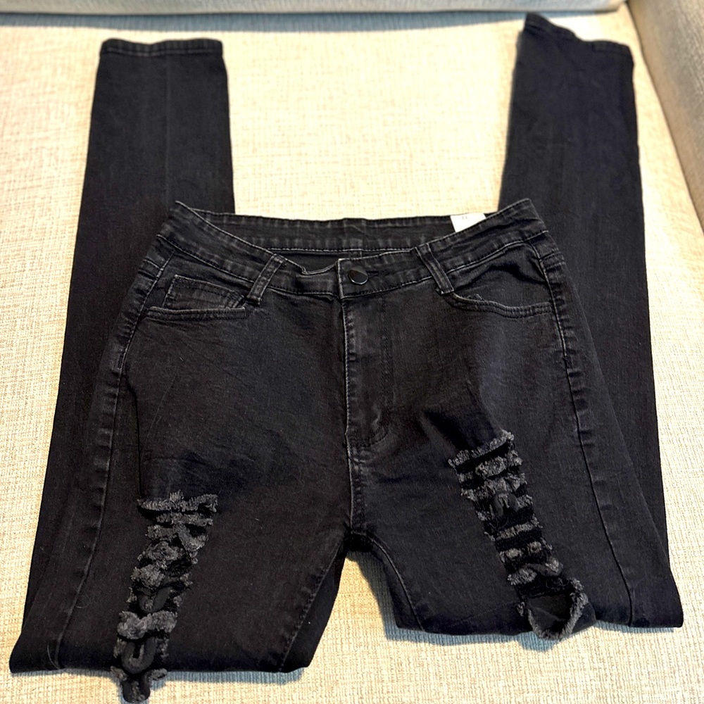 Shein Black Ripped jeans Size 32 never worn